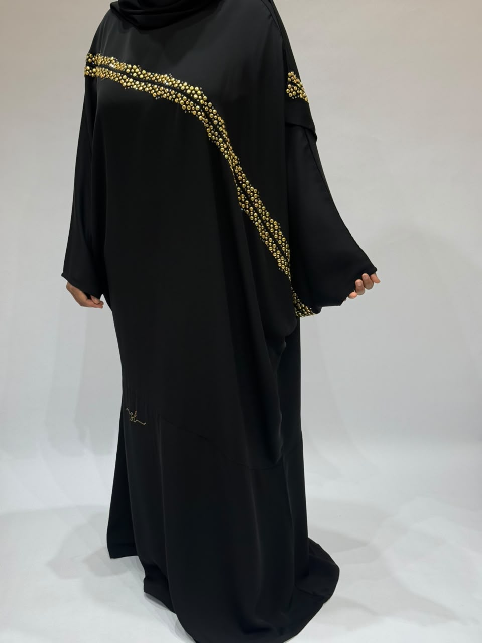 Aurelia Gold studded Abaya