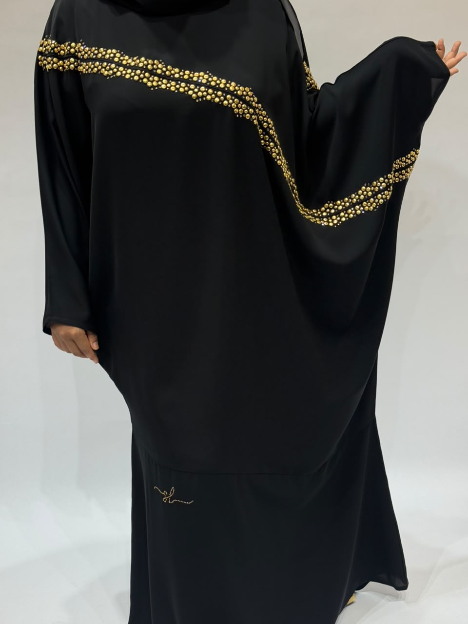 Aurelia Gold studded Abaya